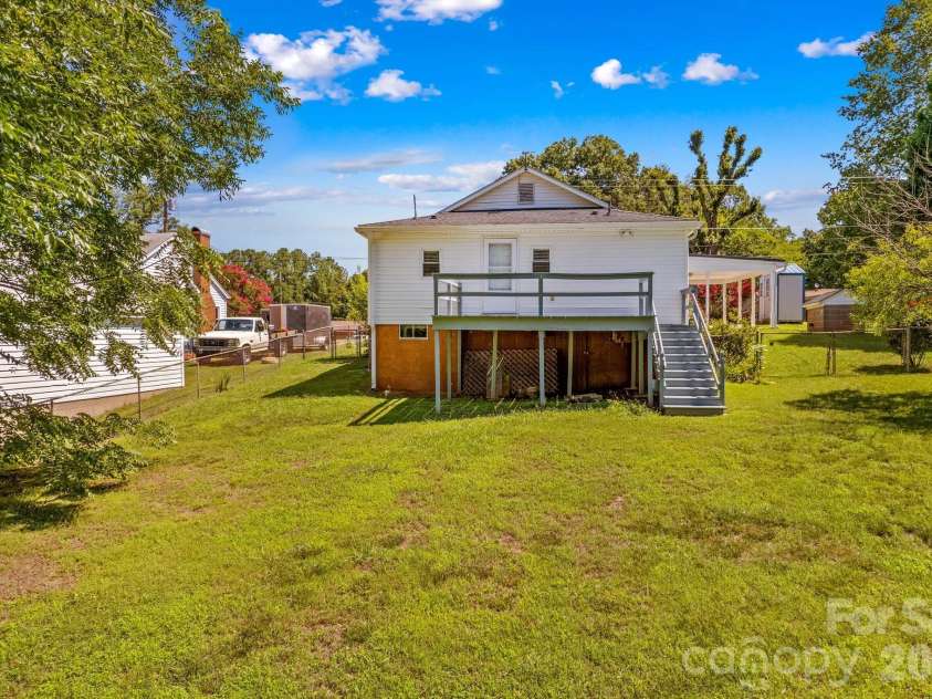 223 Nesbit Drive, Salisbury, NC 28147.  MLS# CAR4404104, YatesRealty ID 37654. 