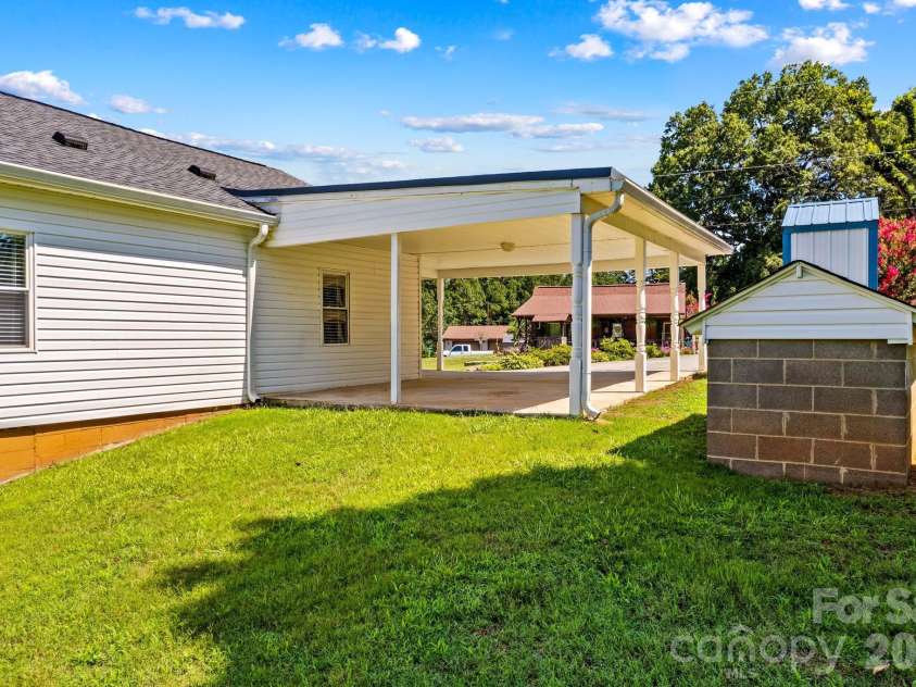 223 Nesbit Drive, Salisbury, NC 28147.  MLS# CAR4404104, YatesRealty ID 37654. 
