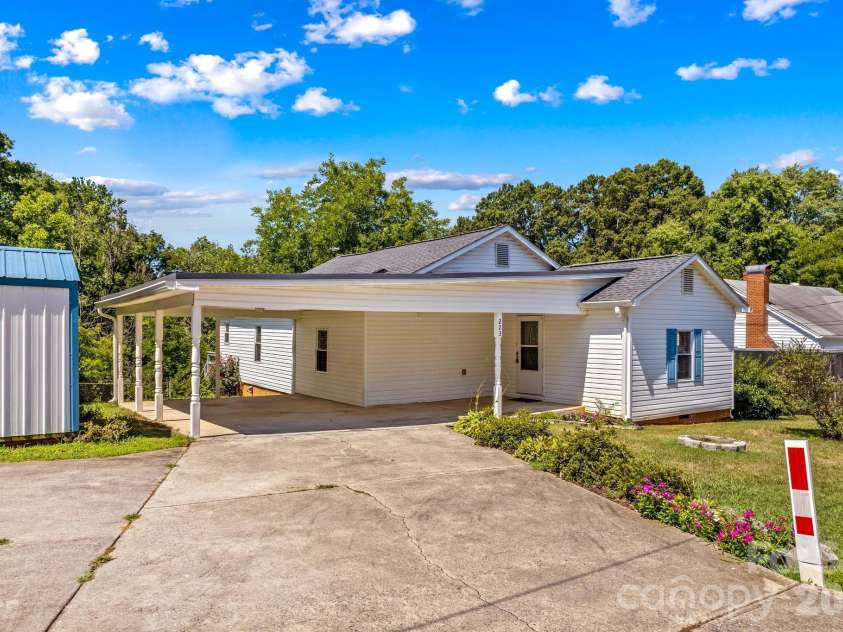 223 Nesbit Drive, Salisbury, NC 28147.  MLS# CAR4404104, YatesRealty ID 37654. 
