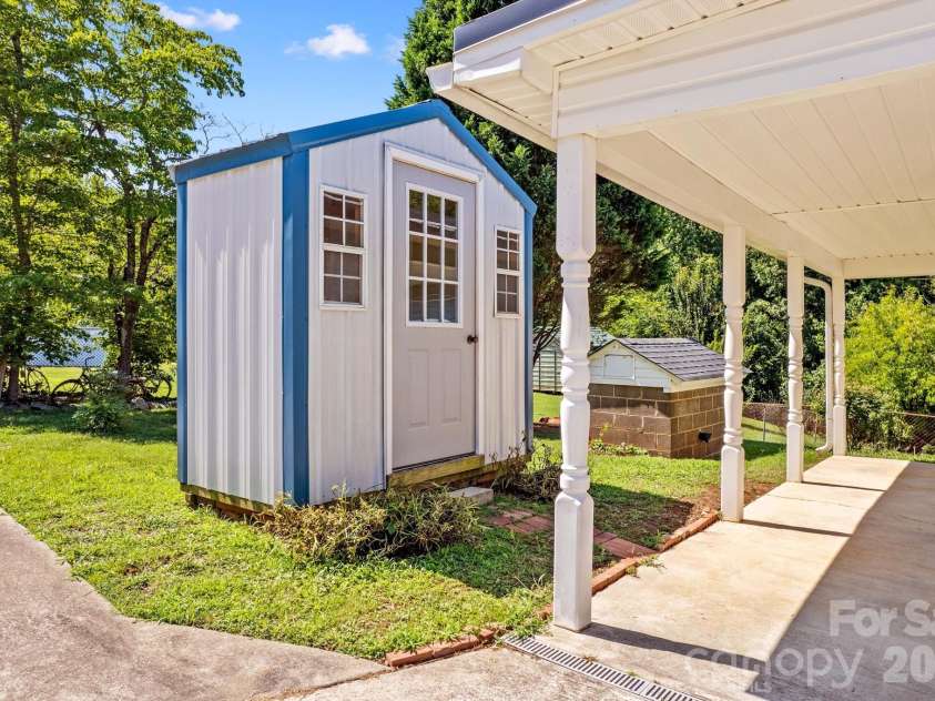 223 Nesbit Drive, Salisbury, NC 28147.  MLS# CAR4404104, YatesRealty ID 37654. 