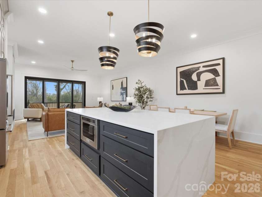 431 Peterson Drive, Charlotte, NC 28203.  MLS# CAR4347133, YatesRealty ID 37656. 