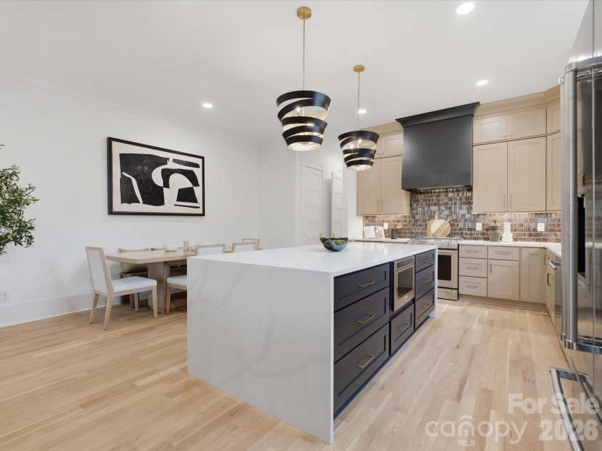 431 Peterson Drive, Charlotte, NC 28203.  MLS# CAR4347133, YatesRealty ID 37656. 