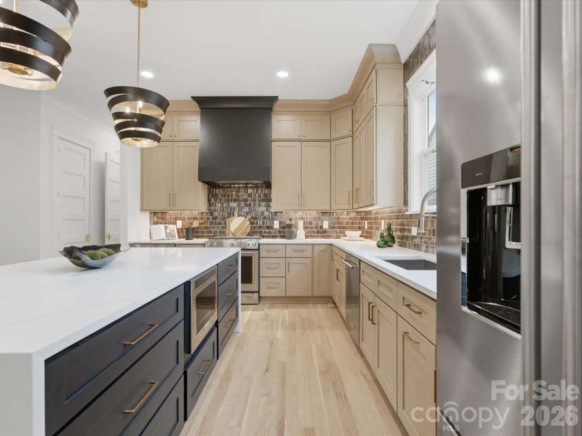431 Peterson Drive, Charlotte, NC 28203.  MLS# CAR4347133, YatesRealty ID 37656. 