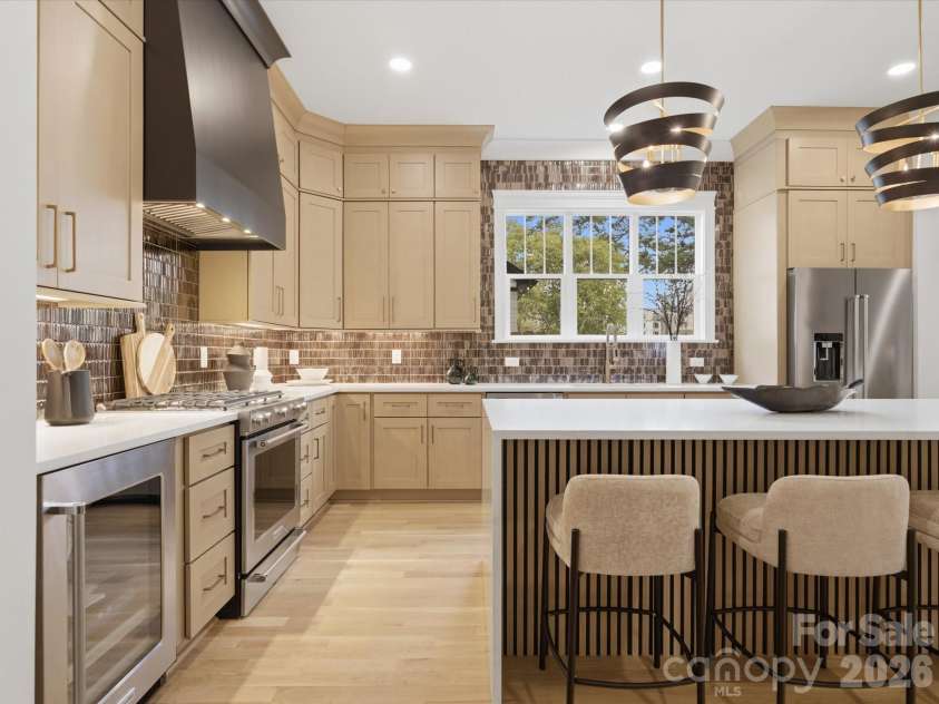 431 Peterson Drive, Charlotte, NC 28203.  MLS# CAR4347133, YatesRealty ID 37656. 