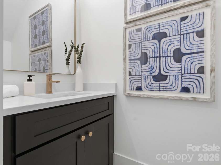 431 Peterson Drive, Charlotte, NC 28203.  MLS# CAR4347133, YatesRealty ID 37656. 