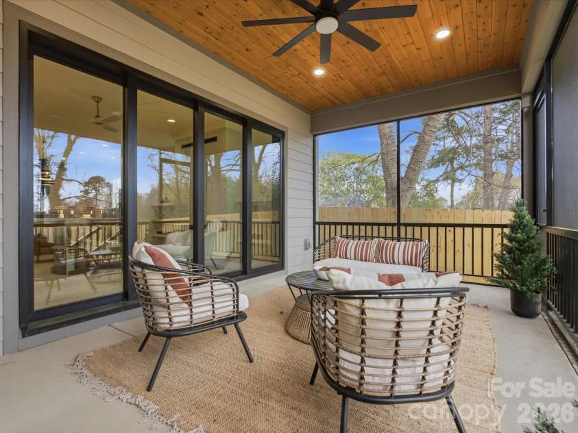 431 Peterson Drive, Charlotte, NC 28203.  MLS# CAR4347133, YatesRealty ID 37656. 