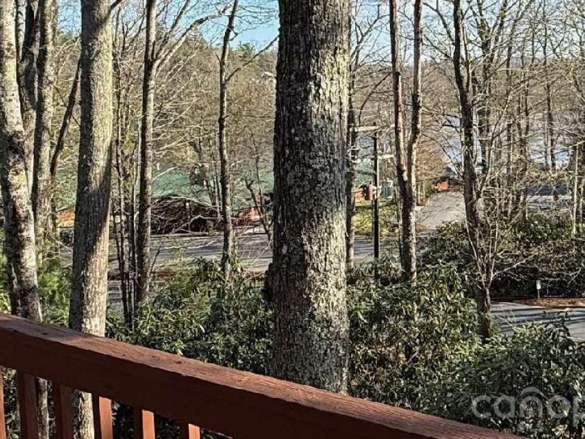 89 Woodcliff Loop, Newland, NC 28657.  MLS# CAR4381758, YatesRealty ID 37658. Back Deck in the winter