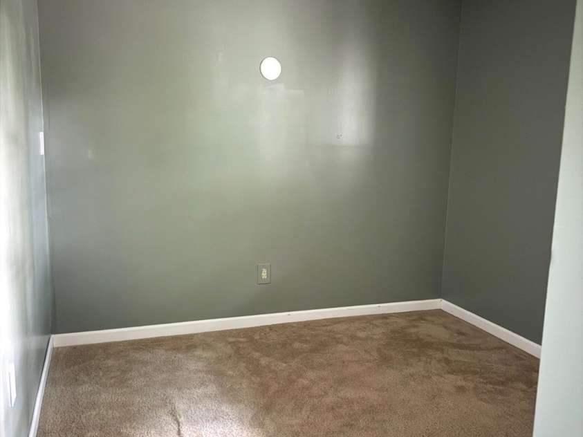 89 Woodcliff Loop, Newland, NC 28657.  MLS# CAR4381758, YatesRealty ID 37658. Basement Bedroom