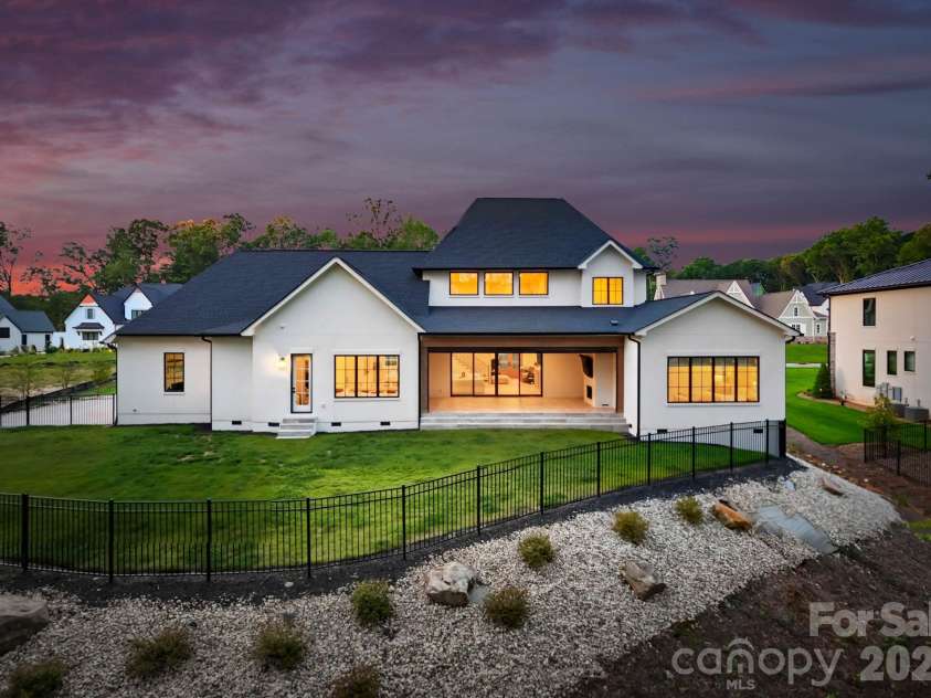 207 Sugar Maple Lane, Weddington, NC 28104.  MLS# CAR4388585, YatesRealty ID 37659. 