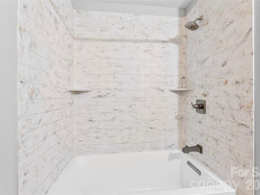 5305 Park Brook Drive, Charlotte, NC 28269.  MLS# CAR4336100, YatesRealty ID 3766. Upper Level Full Bathroom