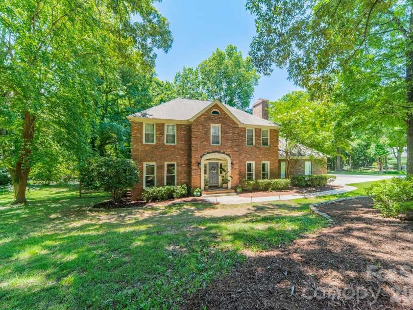 506 Abbotsford Court, Charlotte, NC 28270.  MLS# CAR4388965, YatesRealty ID 37660. 