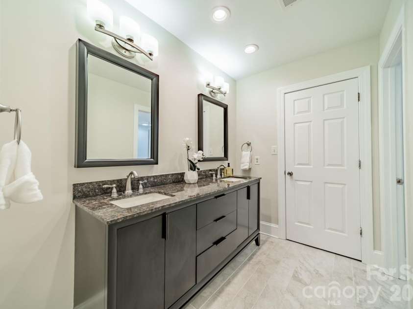 506 Abbotsford Court, Charlotte, NC 28270.  MLS# CAR4388965, YatesRealty ID 37660. 