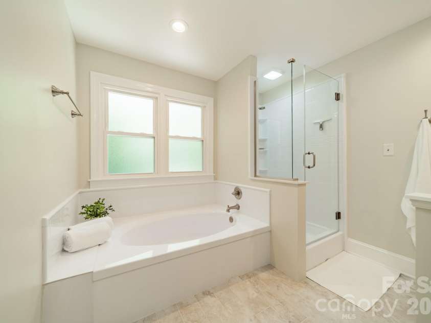 506 Abbotsford Court, Charlotte, NC 28270.  MLS# CAR4388965, YatesRealty ID 37660. 