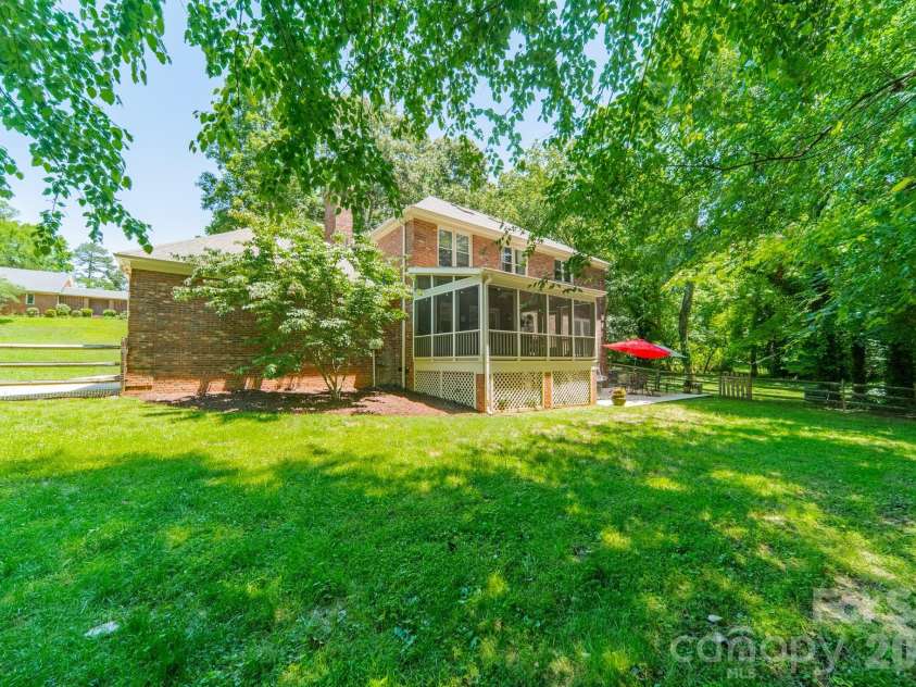 506 Abbotsford Court, Charlotte, NC 28270.  MLS# CAR4388965, YatesRealty ID 37660. 