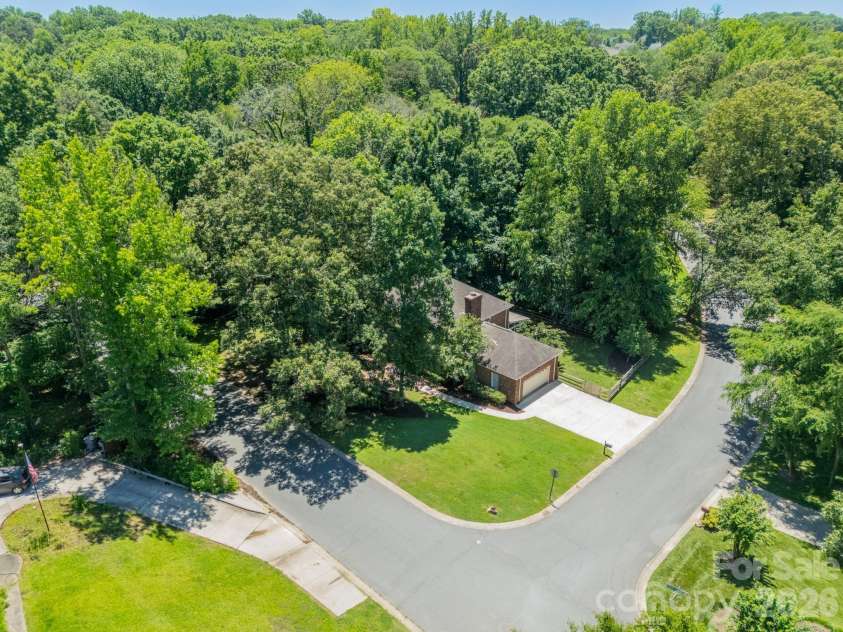 506 Abbotsford Court, Charlotte, NC 28270.  MLS# CAR4388965, YatesRealty ID 37660. 