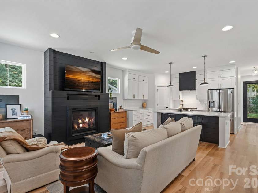 1642 Longfellow Street, Charlotte, NC 28205.  MLS# CAR4394987, YatesRealty ID 37661. 