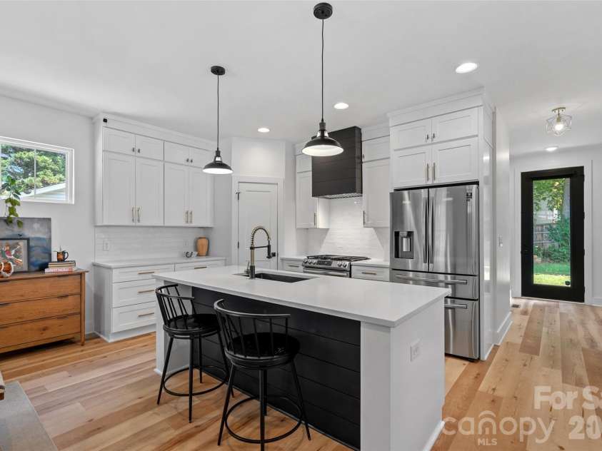 1642 Longfellow Street, Charlotte, NC 28205.  MLS# CAR4394987, YatesRealty ID 37661. 