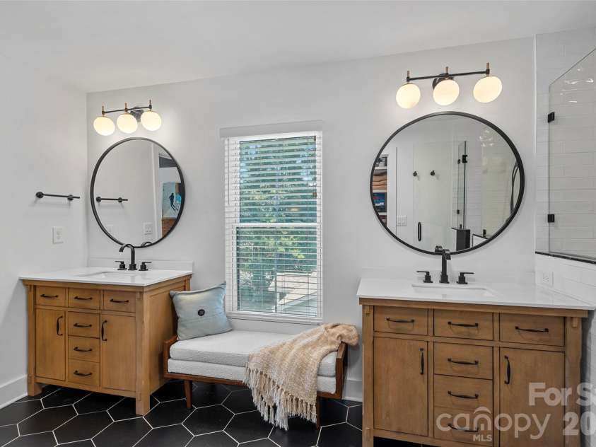 1642 Longfellow Street, Charlotte, NC 28205.  MLS# CAR4394987, YatesRealty ID 37661. 