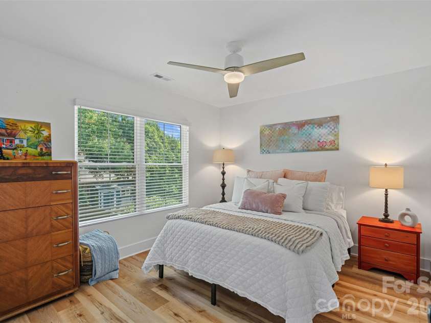 1642 Longfellow Street, Charlotte, NC 28205.  MLS# CAR4394987, YatesRealty ID 37661. 