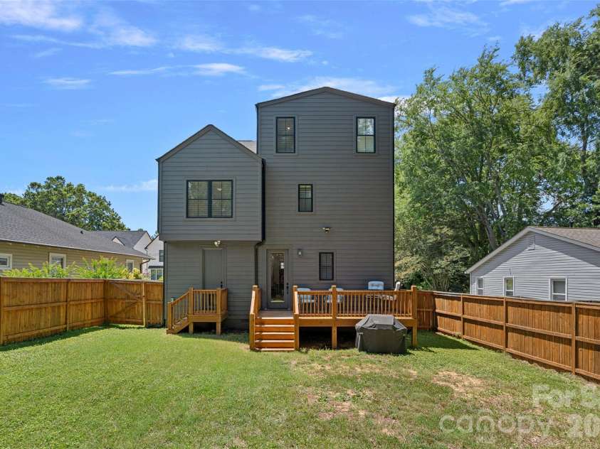 1642 Longfellow Street, Charlotte, NC 28205.  MLS# CAR4394987, YatesRealty ID 37661. 