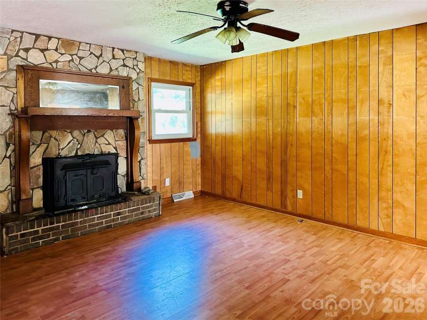 886 Pearidge Road, Bostic, NC 28018.  MLS# CAR4417736, YatesRealty ID 37662. Family Room
