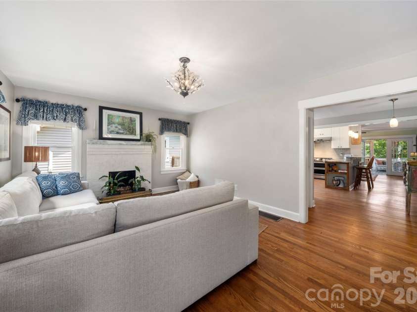 43 Morris Street, Asheville, NC 28806.  MLS# CAR4394905, YatesRealty ID 37664. 