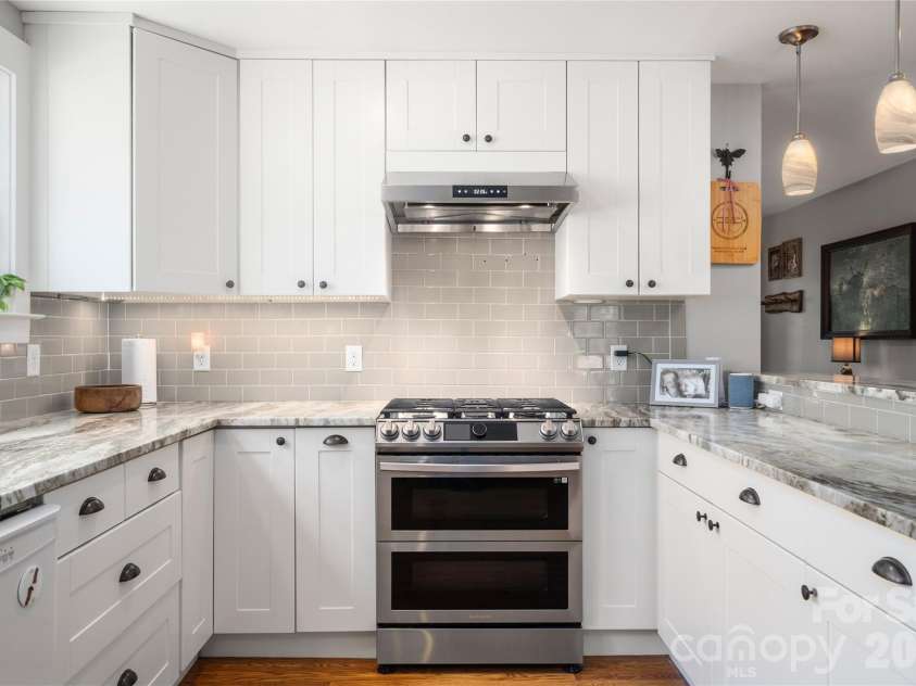 43 Morris Street, Asheville, NC 28806.  MLS# CAR4394905, YatesRealty ID 37664. 