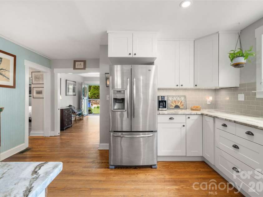 43 Morris Street, Asheville, NC 28806.  MLS# CAR4394905, YatesRealty ID 37664. 