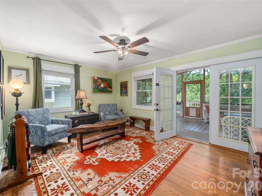 43 Morris Street, Asheville, NC 28806.  MLS# CAR4394905, YatesRealty ID 37664. 
