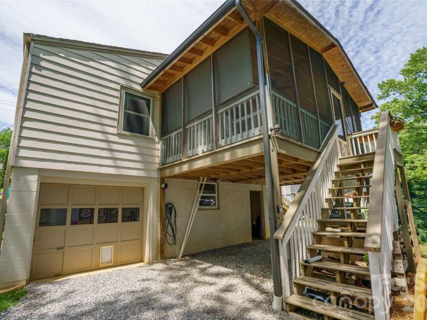 43 Morris Street, Asheville, NC 28806.  MLS# CAR4394905, YatesRealty ID 37664. 