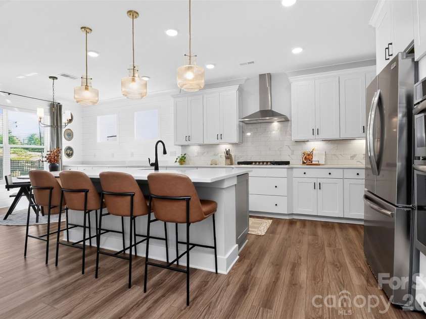 17222 Monocacy Boulevard, Huntersville, NC 28078.  MLS# CAR4396980, YatesRealty ID 37665. Natural Light & Open Concept Modern Kitchen