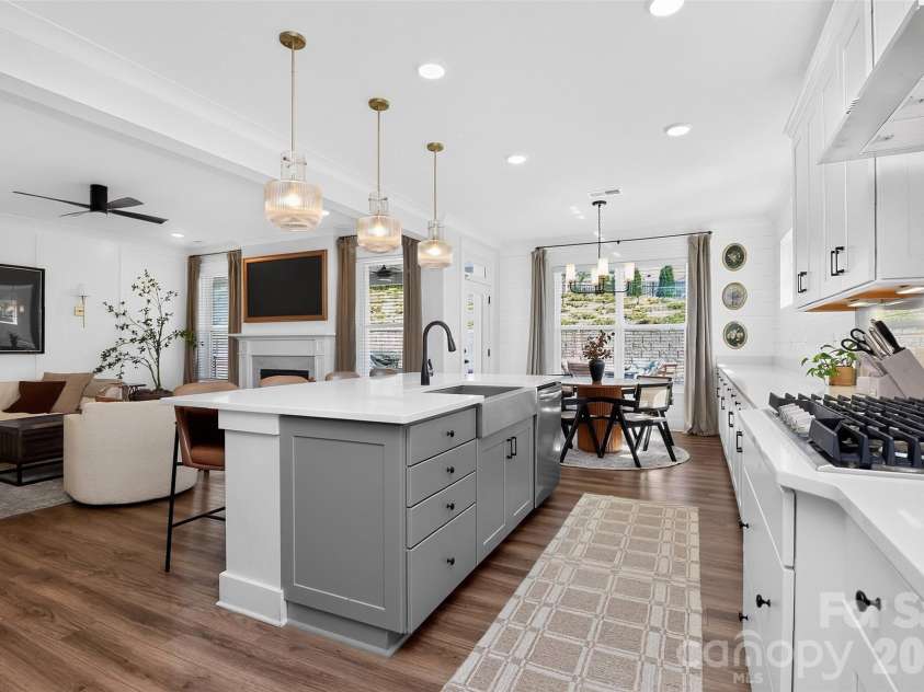 17222 Monocacy Boulevard, Huntersville, NC 28078.  MLS# CAR4396980, YatesRealty ID 37665. Open Concept Kitchen Island