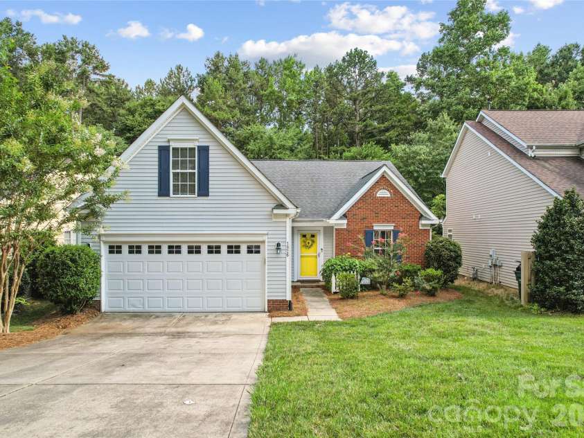 1826 Wilburn Park Lane, Charlotte, NC 28269.  MLS# CAR4399485, YatesRealty ID 37666. 