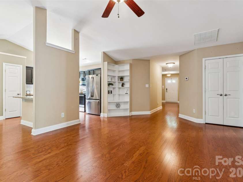 1826 Wilburn Park Lane, Charlotte, NC 28269.  MLS# CAR4399485, YatesRealty ID 37666. 