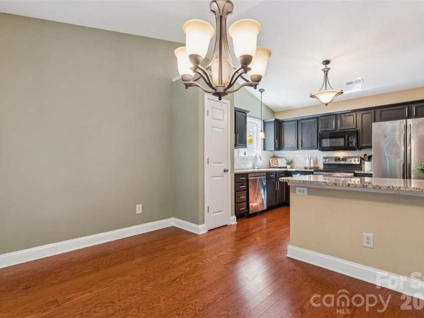 1826 Wilburn Park Lane, Charlotte, NC 28269.  MLS# CAR4399485, YatesRealty ID 37666. 