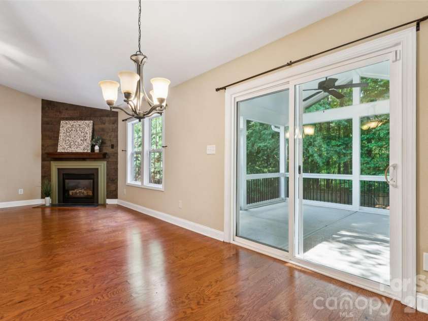 1826 Wilburn Park Lane, Charlotte, NC 28269.  MLS# CAR4399485, YatesRealty ID 37666. 