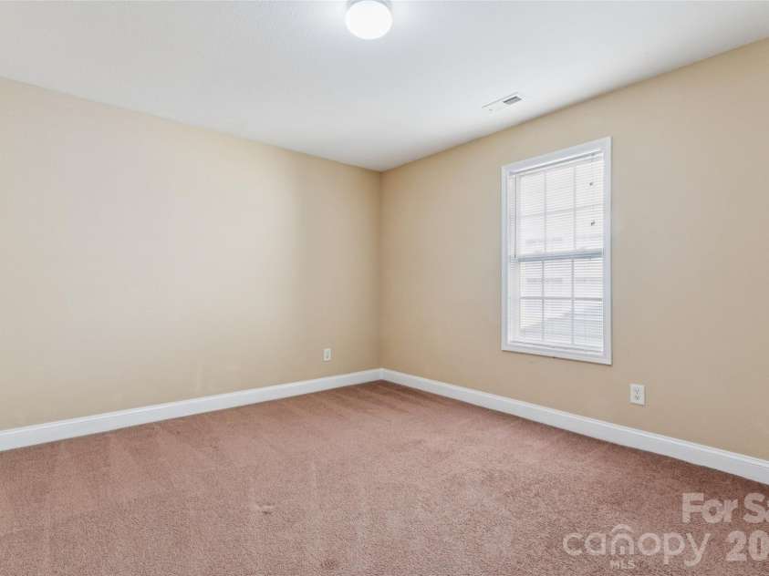 1826 Wilburn Park Lane, Charlotte, NC 28269.  MLS# CAR4399485, YatesRealty ID 37666. 