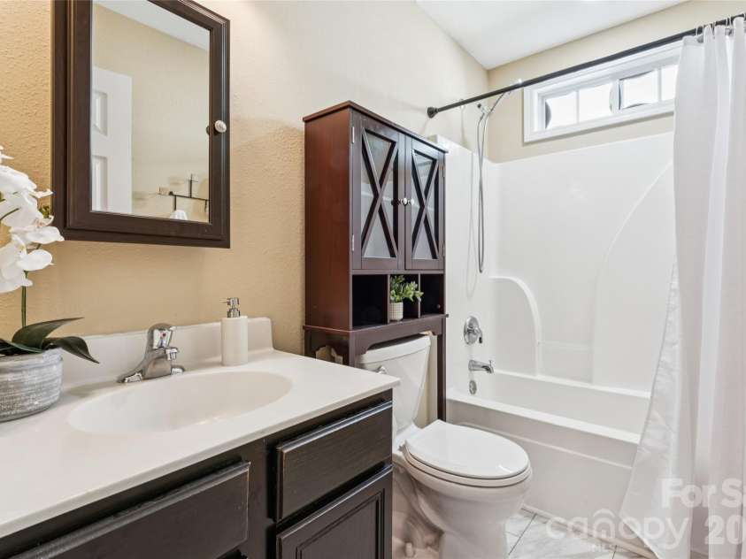1826 Wilburn Park Lane, Charlotte, NC 28269.  MLS# CAR4399485, YatesRealty ID 37666. 