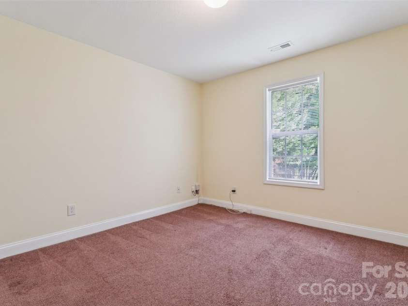1826 Wilburn Park Lane, Charlotte, NC 28269.  MLS# CAR4399485, YatesRealty ID 37666. 