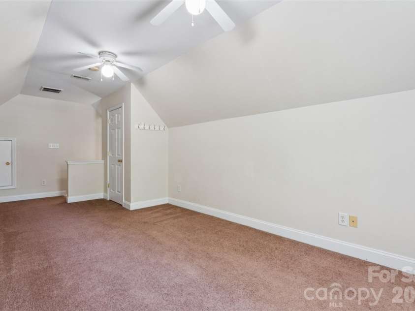 1826 Wilburn Park Lane, Charlotte, NC 28269.  MLS# CAR4399485, YatesRealty ID 37666. 
