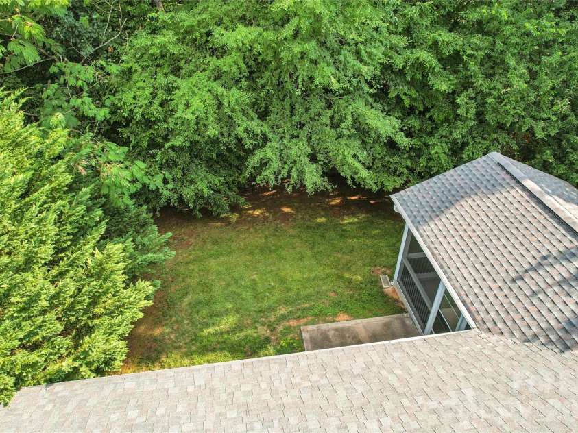 1826 Wilburn Park Lane, Charlotte, NC 28269.  MLS# CAR4399485, YatesRealty ID 37666. 