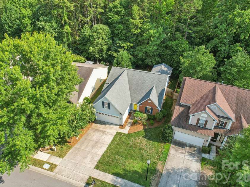 1826 Wilburn Park Lane, Charlotte, NC 28269.  MLS# CAR4399485, YatesRealty ID 37666. 