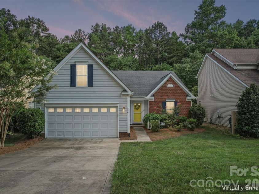1826 Wilburn Park Lane, Charlotte, NC 28269.  MLS# CAR4399485, YatesRealty ID 37666. 