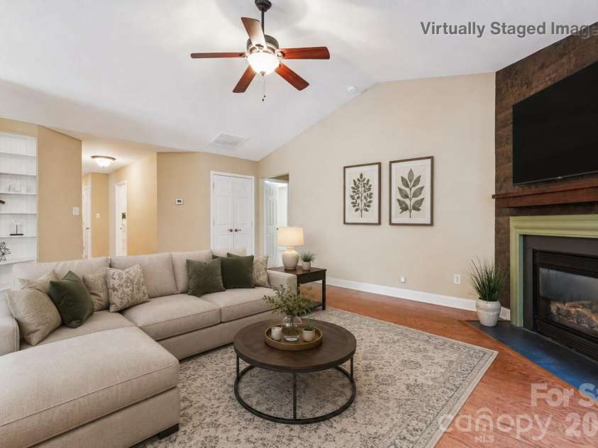 1826 Wilburn Park Lane, Charlotte, NC 28269.  MLS# CAR4399485, YatesRealty ID 37666. 