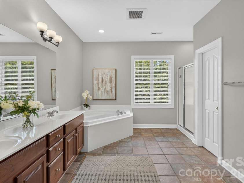 902 Lillieshall Road, Waxhaw, NC 28173.  MLS# CAR4395181, YatesRealty ID 37667. 
