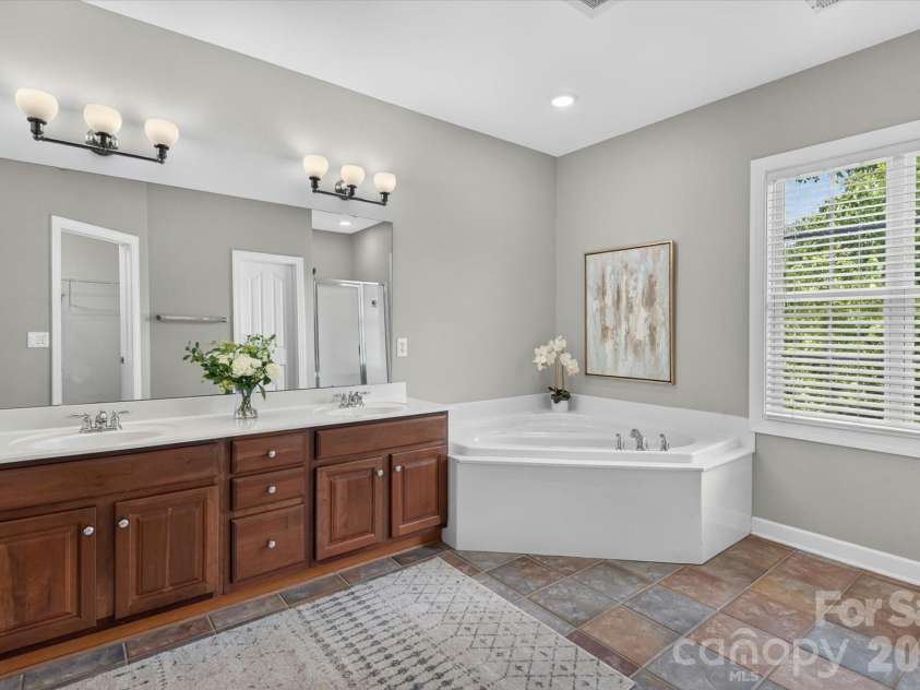 902 Lillieshall Road, Waxhaw, NC 28173.  MLS# CAR4395181, YatesRealty ID 37667. 