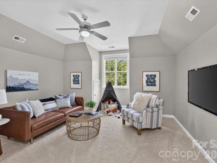 902 Lillieshall Road, Waxhaw, NC 28173.  MLS# CAR4395181, YatesRealty ID 37667. 