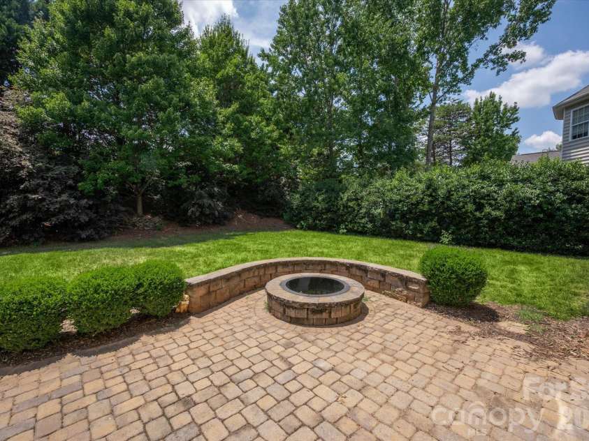 902 Lillieshall Road, Waxhaw, NC 28173.  MLS# CAR4395181, YatesRealty ID 37667. 