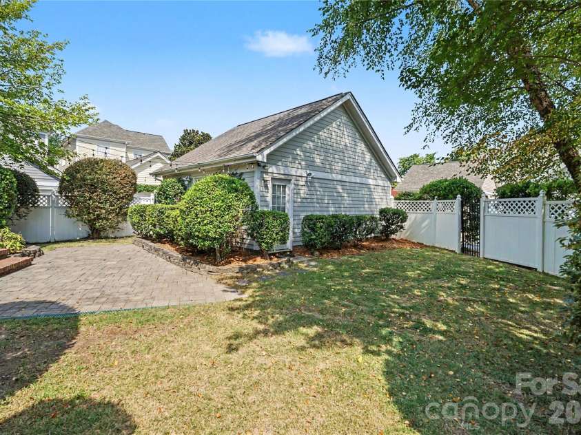 12711 James Blakeney Avenue, Charlotte, NC 28277.  MLS# CAR4400729, YatesRealty ID 37669. 