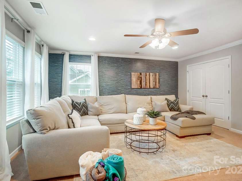 1126 Snowbird Lane, Waxhaw, NC 28173.  MLS# CAR4222147, YatesRealty ID 3767. Lots of light!